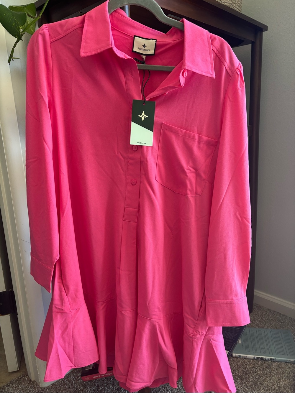 Tuckernuck Hot Pink Crepe Callahan Dress Size Large BNWT - Picture 2 of 5